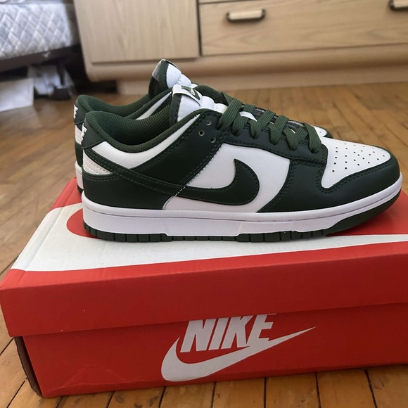 Dark green dunks size 5.5 youth - Picture 5 of 5